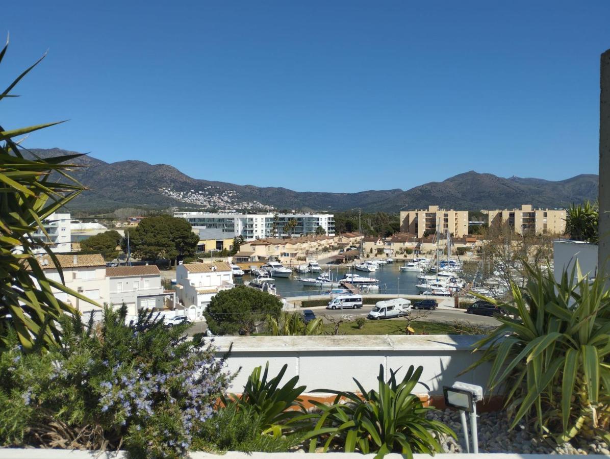 Atico Of 3 Rooms, Total 130M² Just For You With A 60 M² Terrace, Swimming Pool, Mountain And Marina View. Roses Buitenkant foto